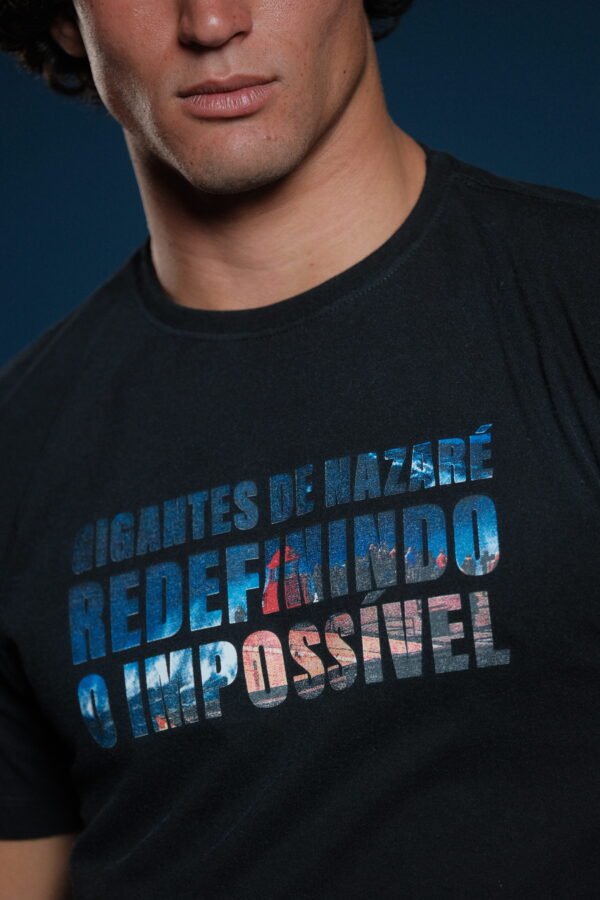 T-shirt Redefining the Impossible PT - Preta