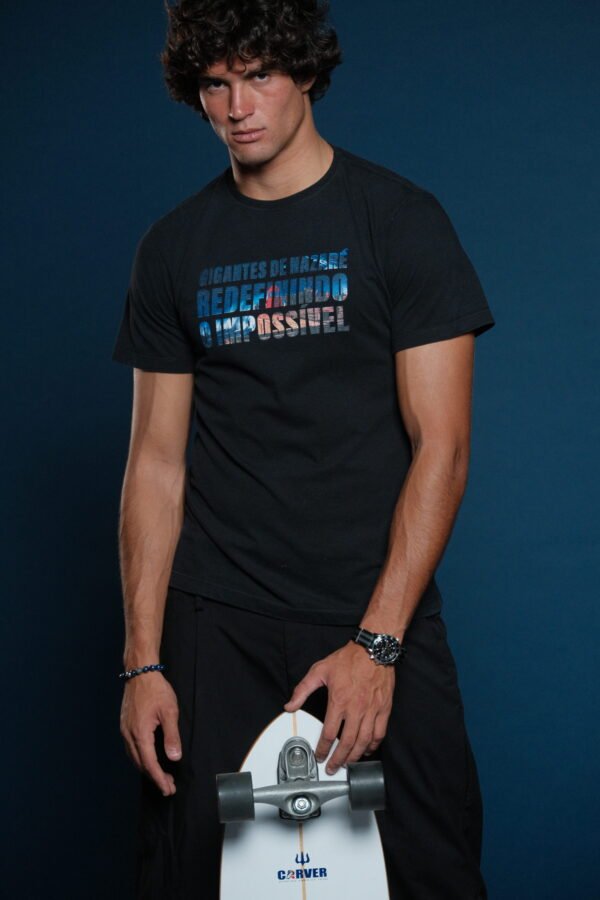 T-shirt Redefining the Impossible PT - Preta