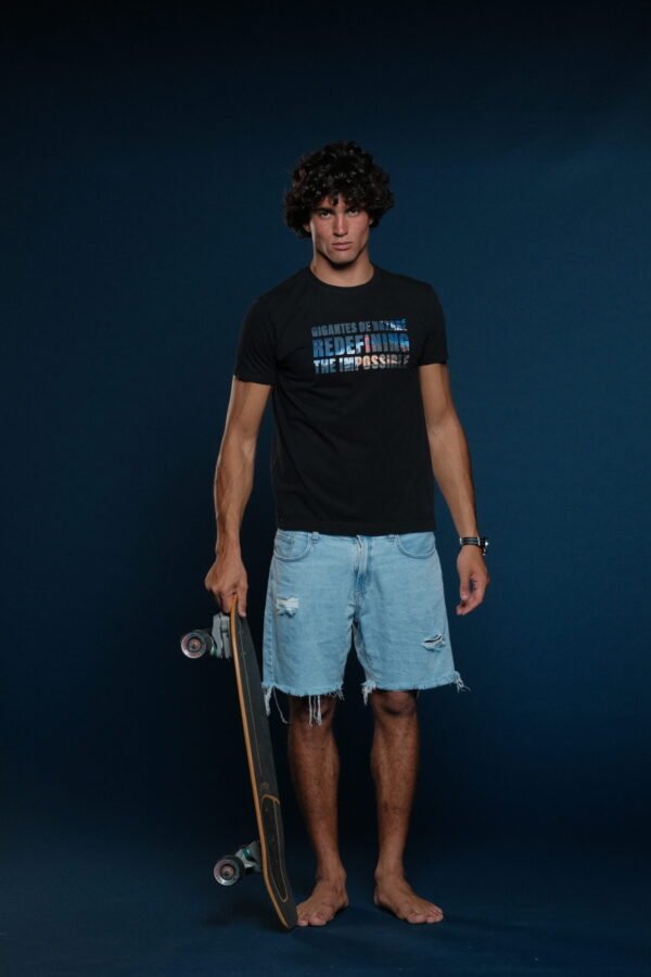 T-shirt Redefining the Impossible EN - Preta