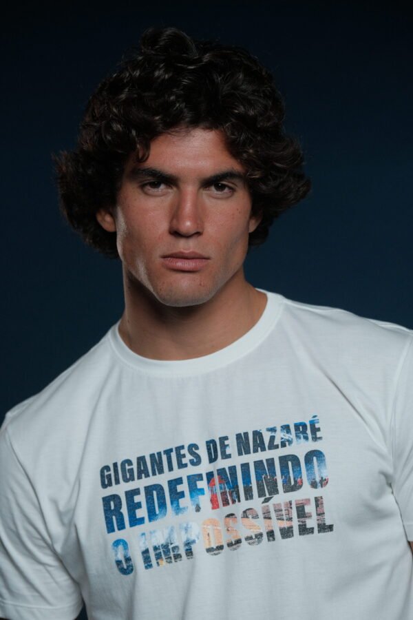 T-shirt Redefining the Impossible PT - Branca